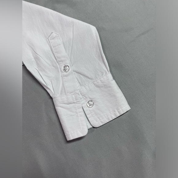 Gap Long Sleeve Button Down Cropped Shirt NWOT Size XS - Picture 5 of 7